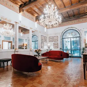 4* Szálloda Pantheon
